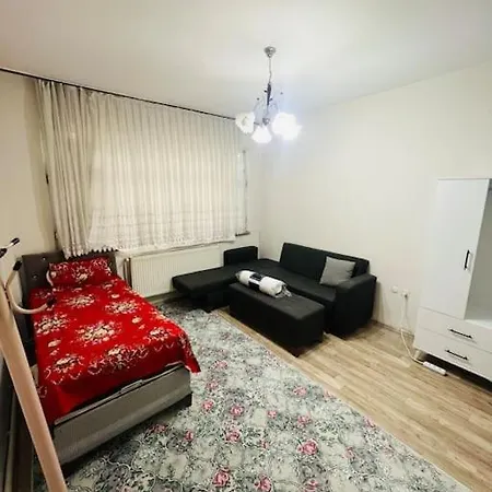דירה Affordable Private In A Shared Flat In Sisli איסטמבול