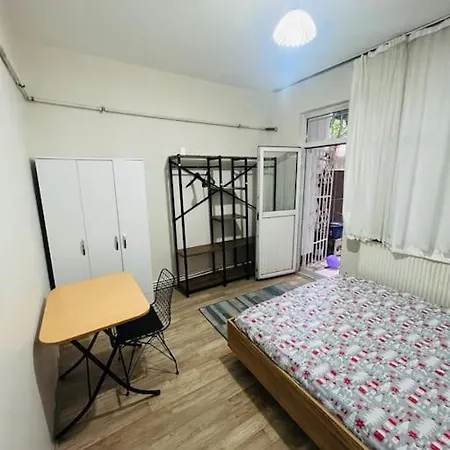 Affordable Private In A Shared Flat In Sisli איסטמבול