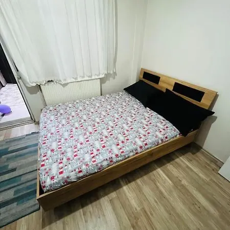 דירה Affordable Private In A Shared Flat In Sisli איסטמבול